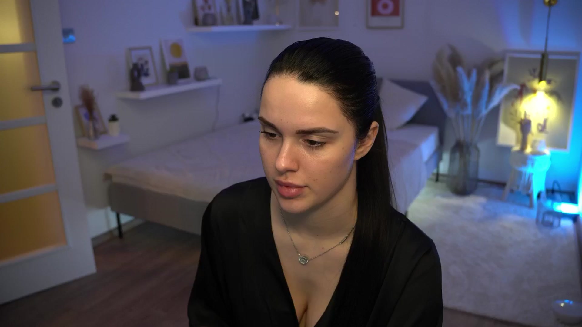 Gallery image thumbnail from NotYourNaomi's myfreecams stream on, 01/20/2025, 22:00 image 5 of 20