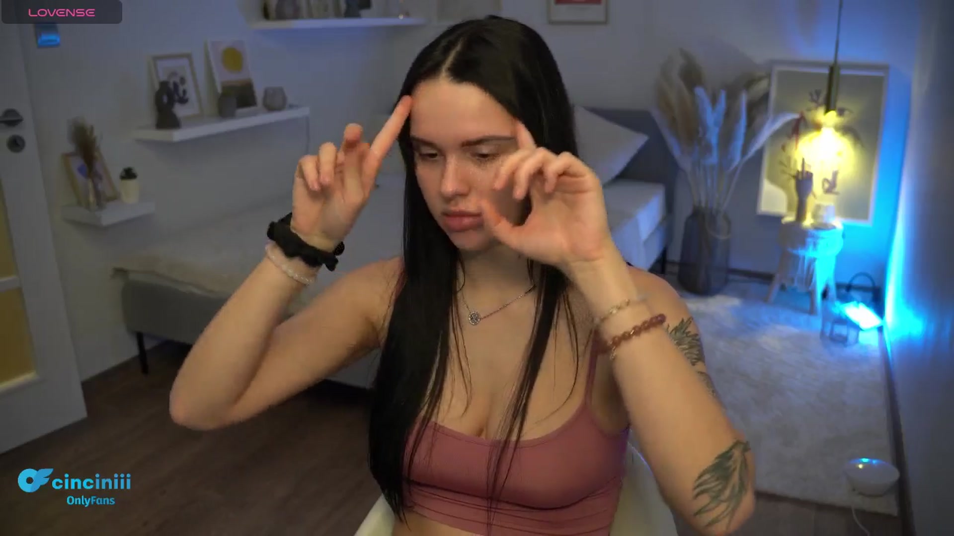 Gallery image thumbnail from NotYourNaomi's myfreecams stream on, 01/24/2025, 01:17 image 18 of 20