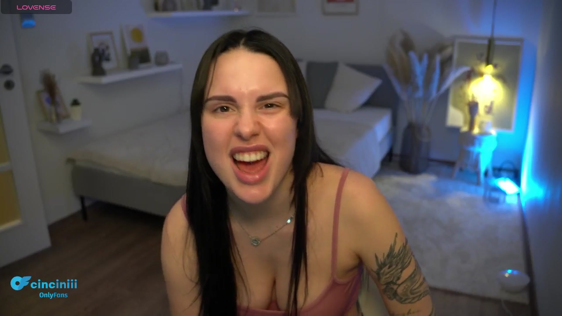 Gallery image thumbnail from NotYourNaomi's myfreecams stream on, 01/24/2025, 01:17 image 17 of 20