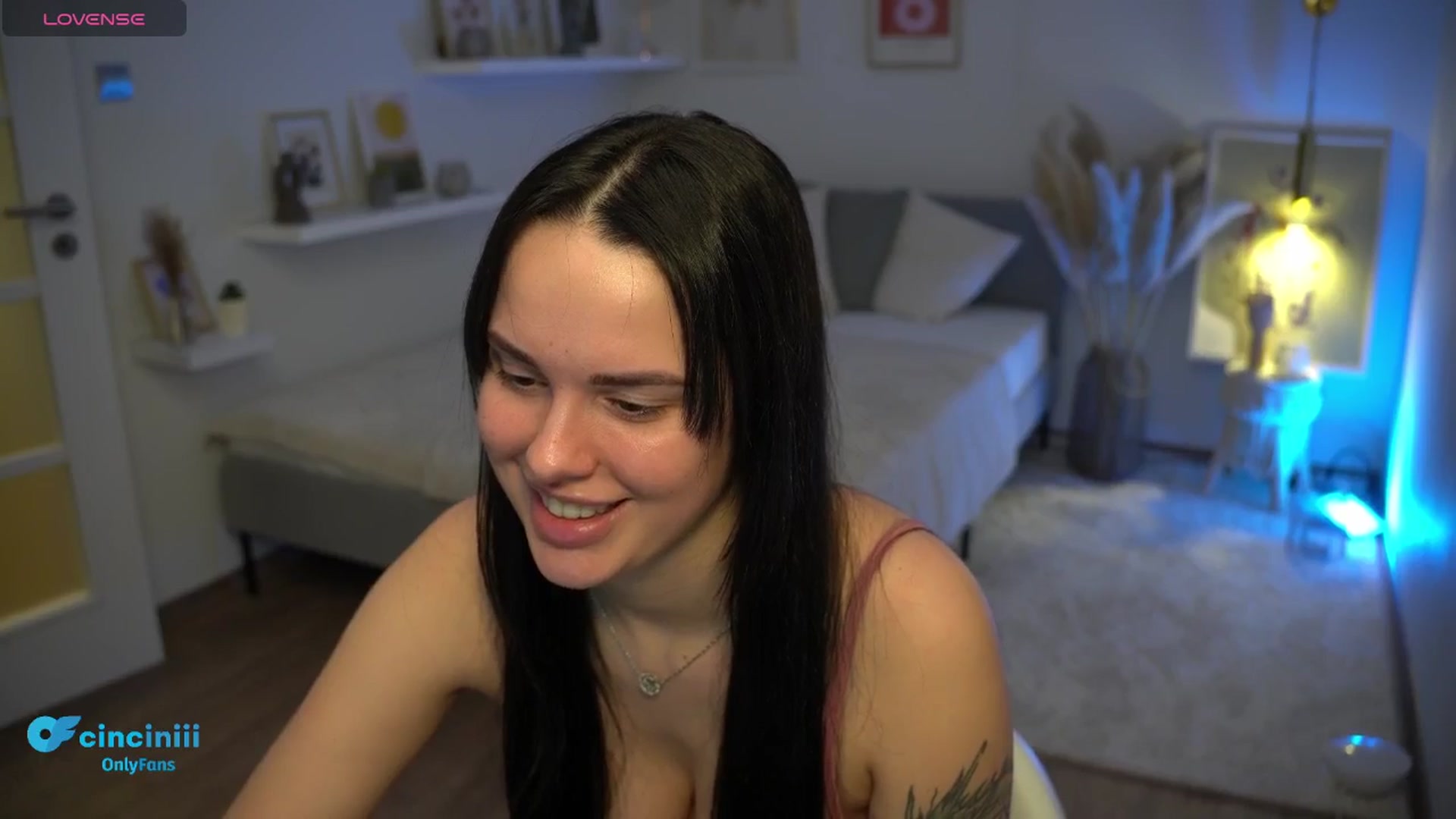 Gallery image thumbnail from NotYourNaomi's myfreecams stream on, 01/24/2025, 01:17 image 12 of 20
