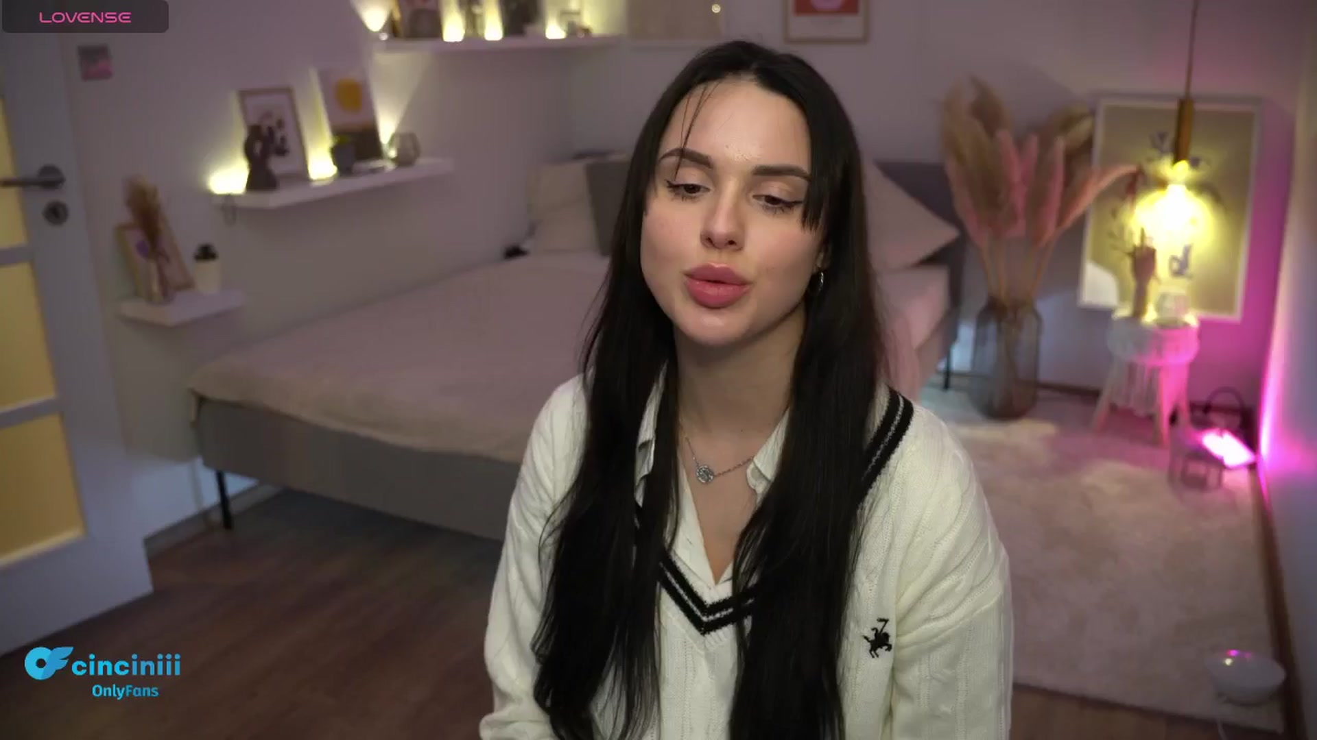 Gallery image thumbnail from NotYourNaomi's myfreecams stream on, 01/26/2025, 19:36 image 2 of 20