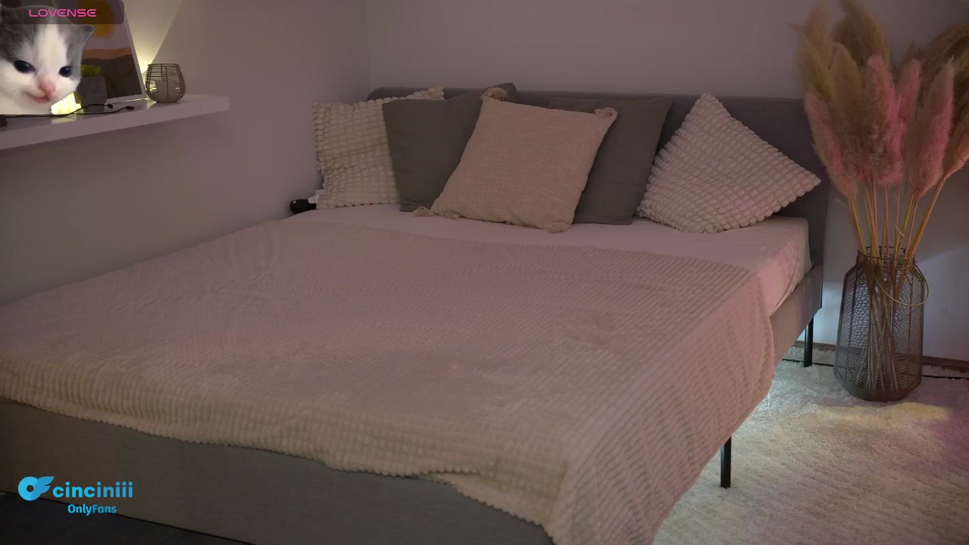 Gallery image thumbnail from NotYourNaomi's myfreecams stream on, 01/26/2025, 21:14 image 11 of 20