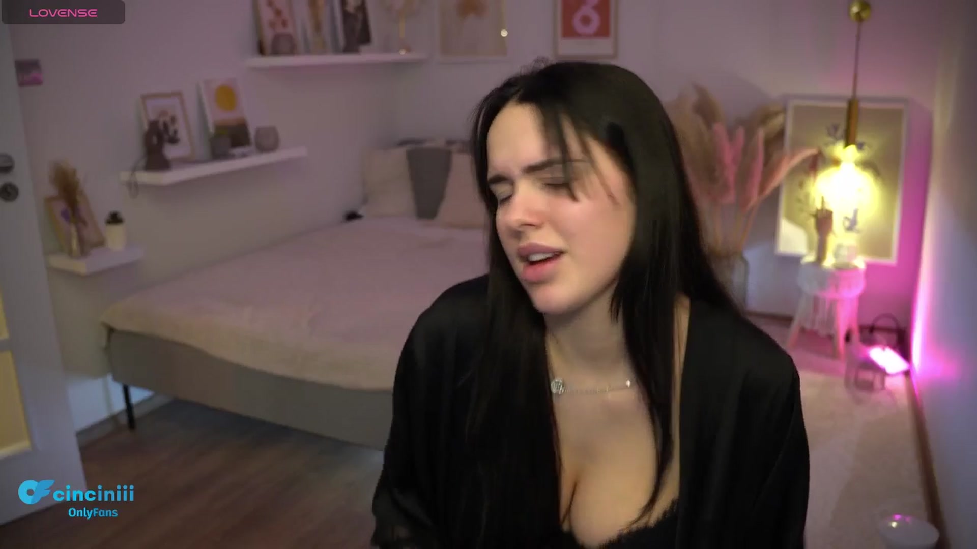 Gallery image thumbnail from NotYourNaomi's myfreecams stream on, 01/28/2025, 22:19 image 3 of 20