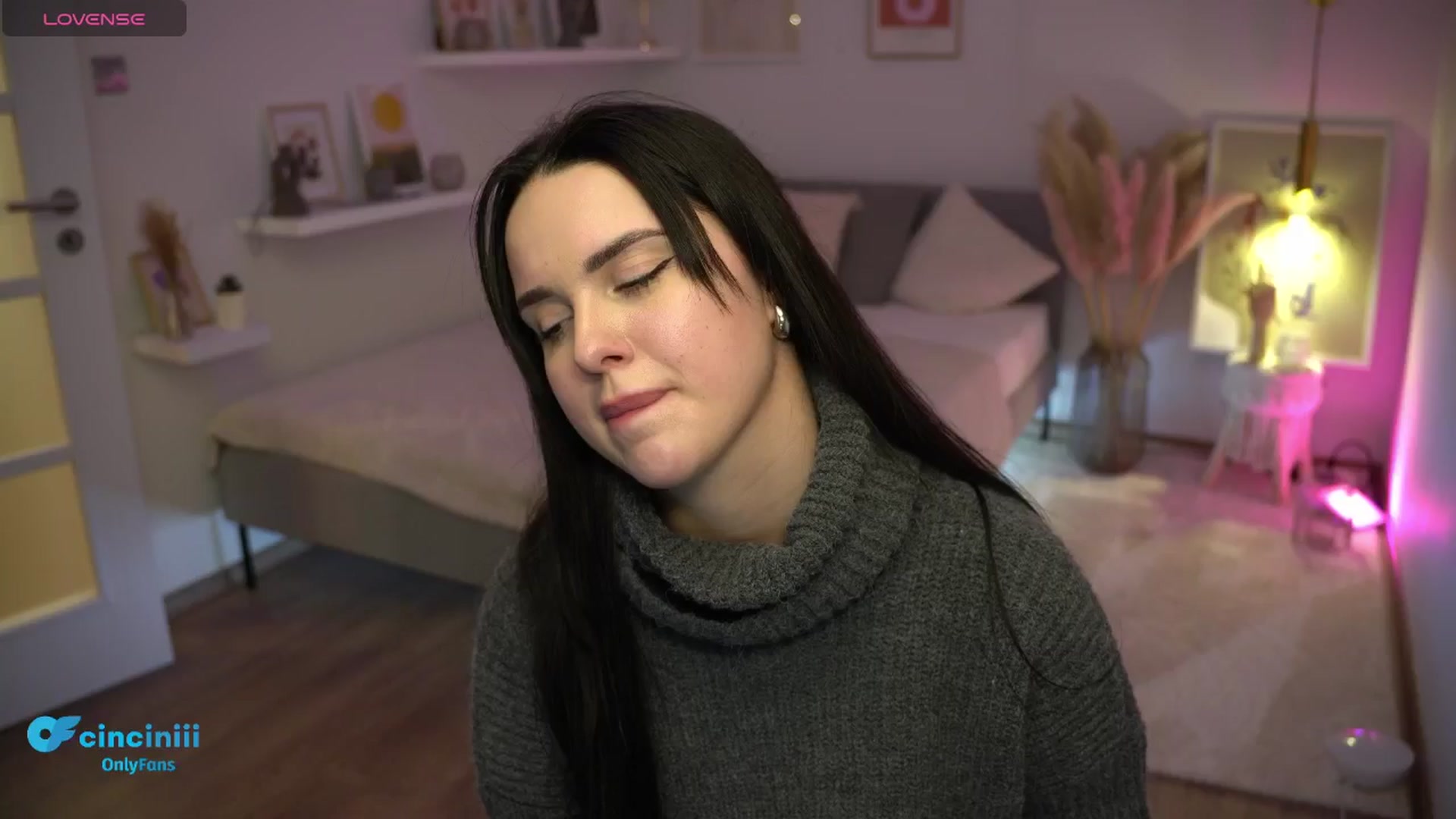 Gallery image thumbnail from NotYourNaomi's myfreecams stream on, 01/29/2025, 21:11 image 15 of 20