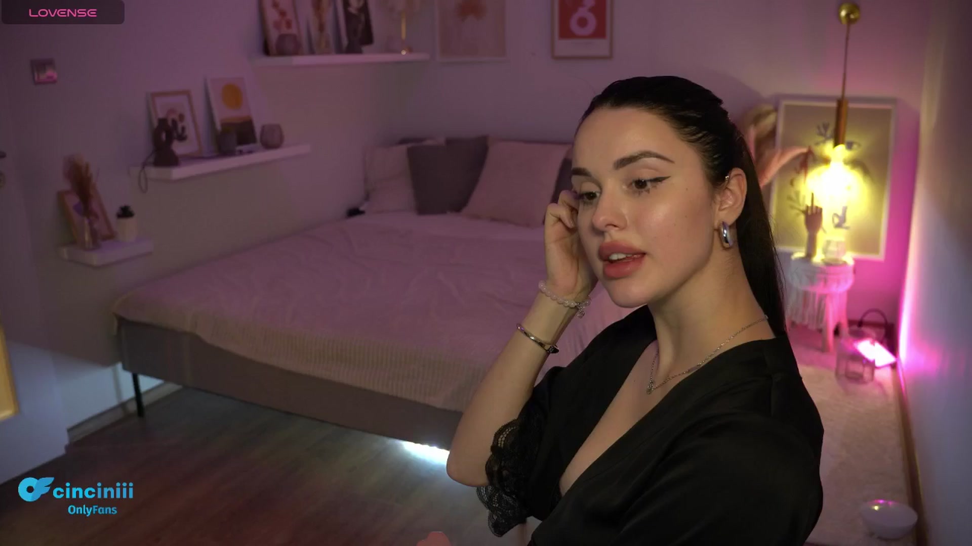 Gallery image thumbnail from NotYourNaomi's myfreecams stream on, 01/31/2025, 24:03 image 8 of 20