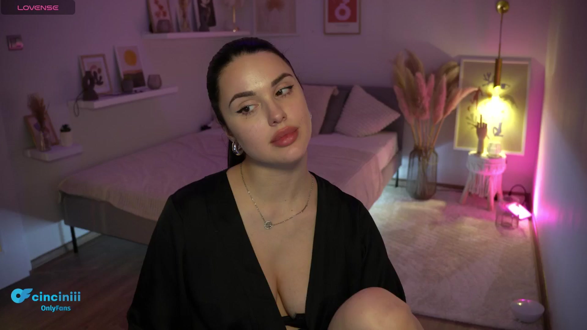 Gallery image thumbnail from NotYourNaomi's myfreecams stream on, 01/31/2025, 24:03 image 3 of 20