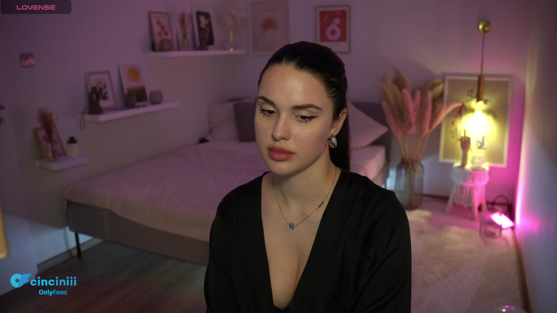 Gallery image thumbnail from NotYourNaomi's myfreecams stream on, 01/31/2025, 24:03 image 5 of 20