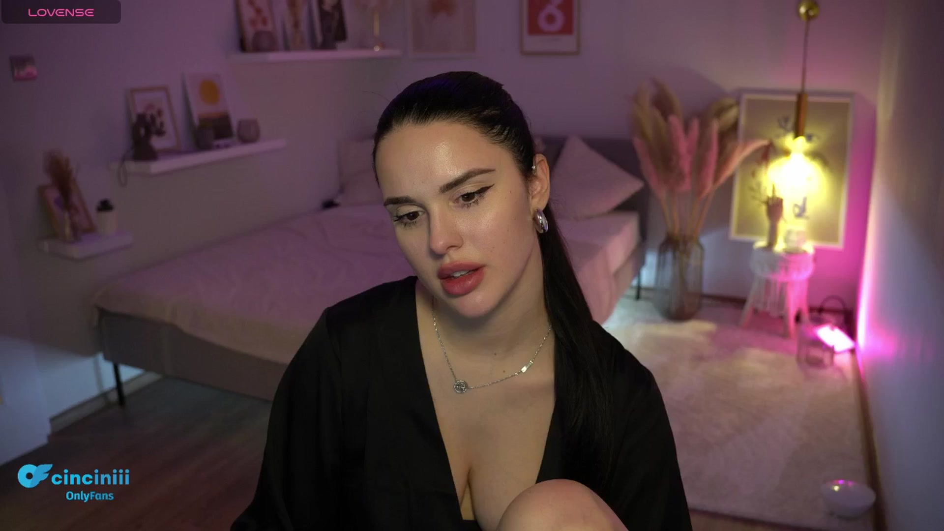 Gallery image thumbnail from NotYourNaomi's myfreecams stream on, 01/31/2025, 24:03 image 2 of 20