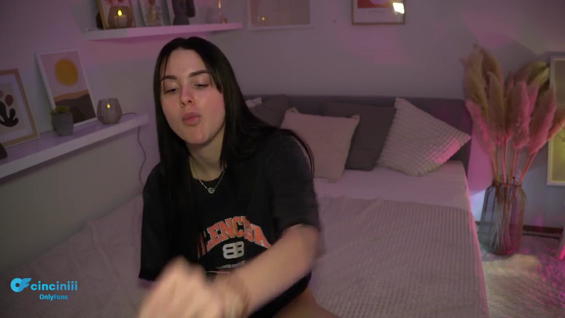 Gallery image thumbnail from NotYourNaomi's myfreecams stream on, 02/02/2025, 22:02 image 12 of 20