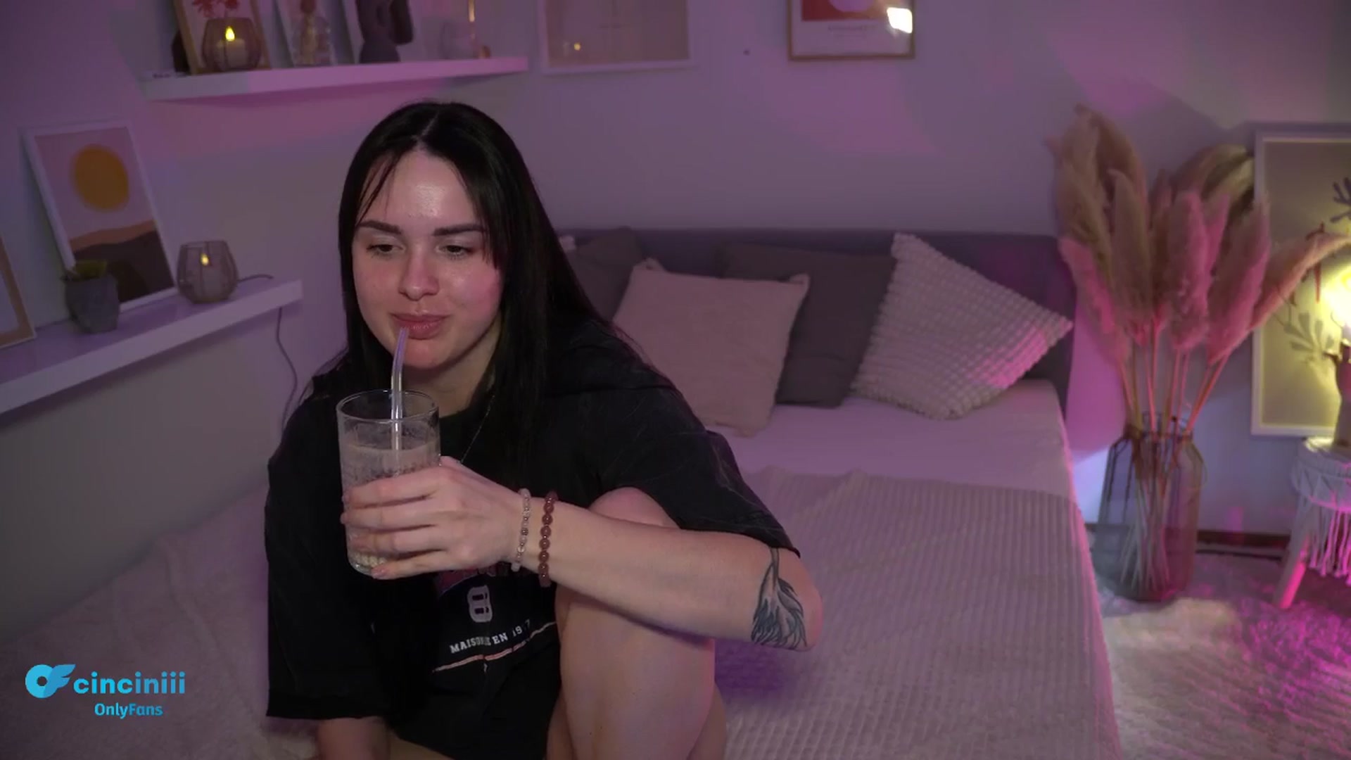 Gallery image thumbnail from NotYourNaomi's myfreecams stream on, 02/02/2025, 22:02 image 13 of 20