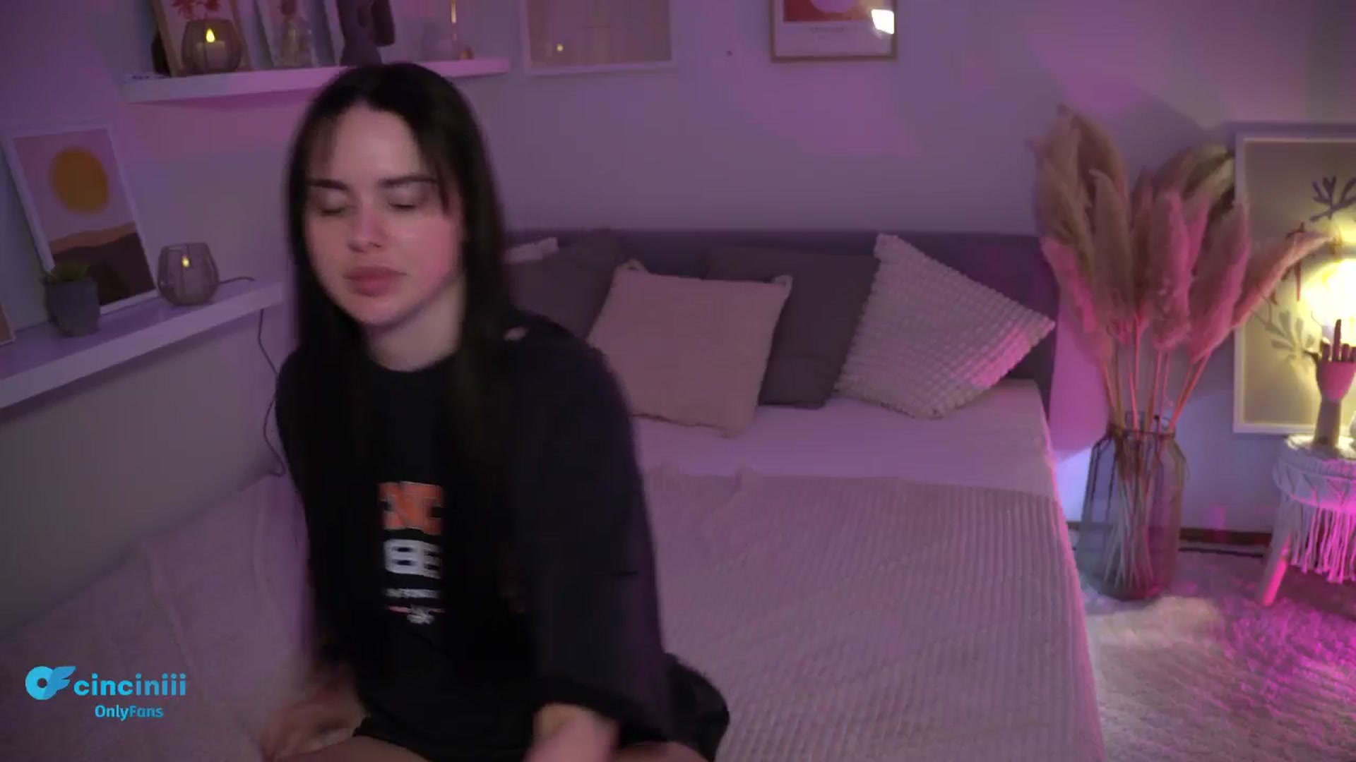 Gallery image thumbnail from NotYourNaomi's myfreecams stream on, 02/02/2025, 22:02 image 17 of 20
