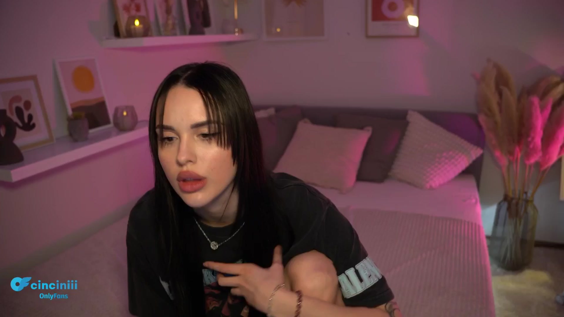 Gallery image thumbnail from NotYourNaomi's myfreecams stream on, 02/04/2025, 21:34 image 13 of 20