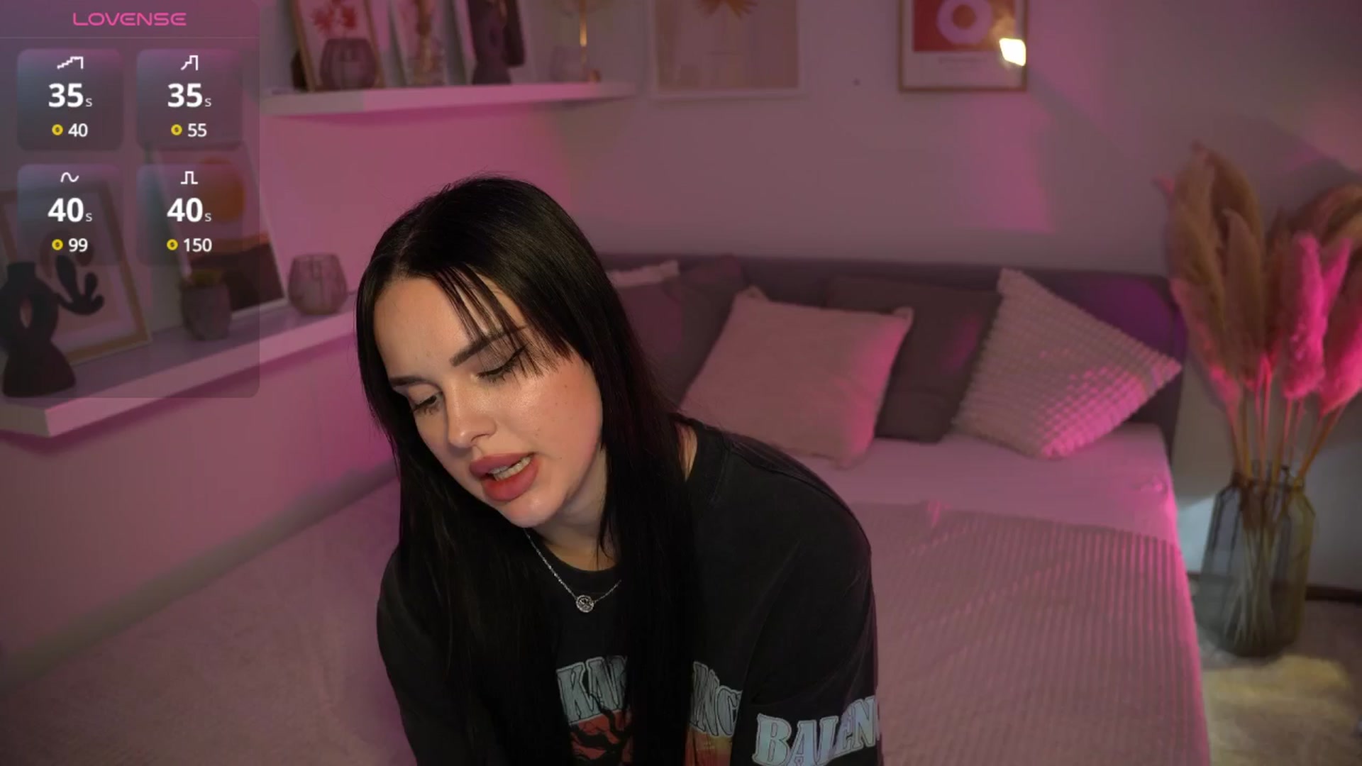 Gallery image thumbnail from NotYourNaomi's myfreecams stream on, 02/04/2025, 21:34 image 10 of 20
