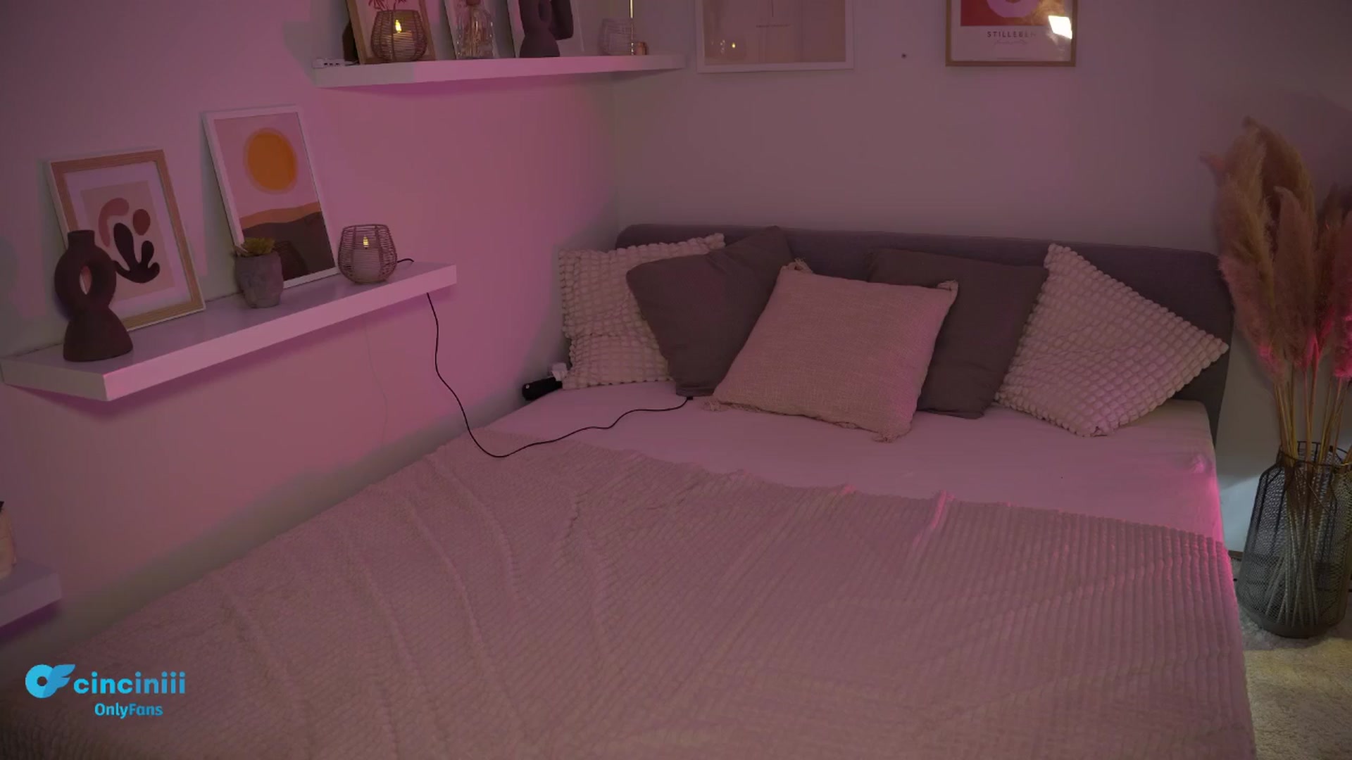 Gallery image thumbnail from NotYourNaomi's myfreecams stream on, 02/05/2025, 22:09 image 17 of 20