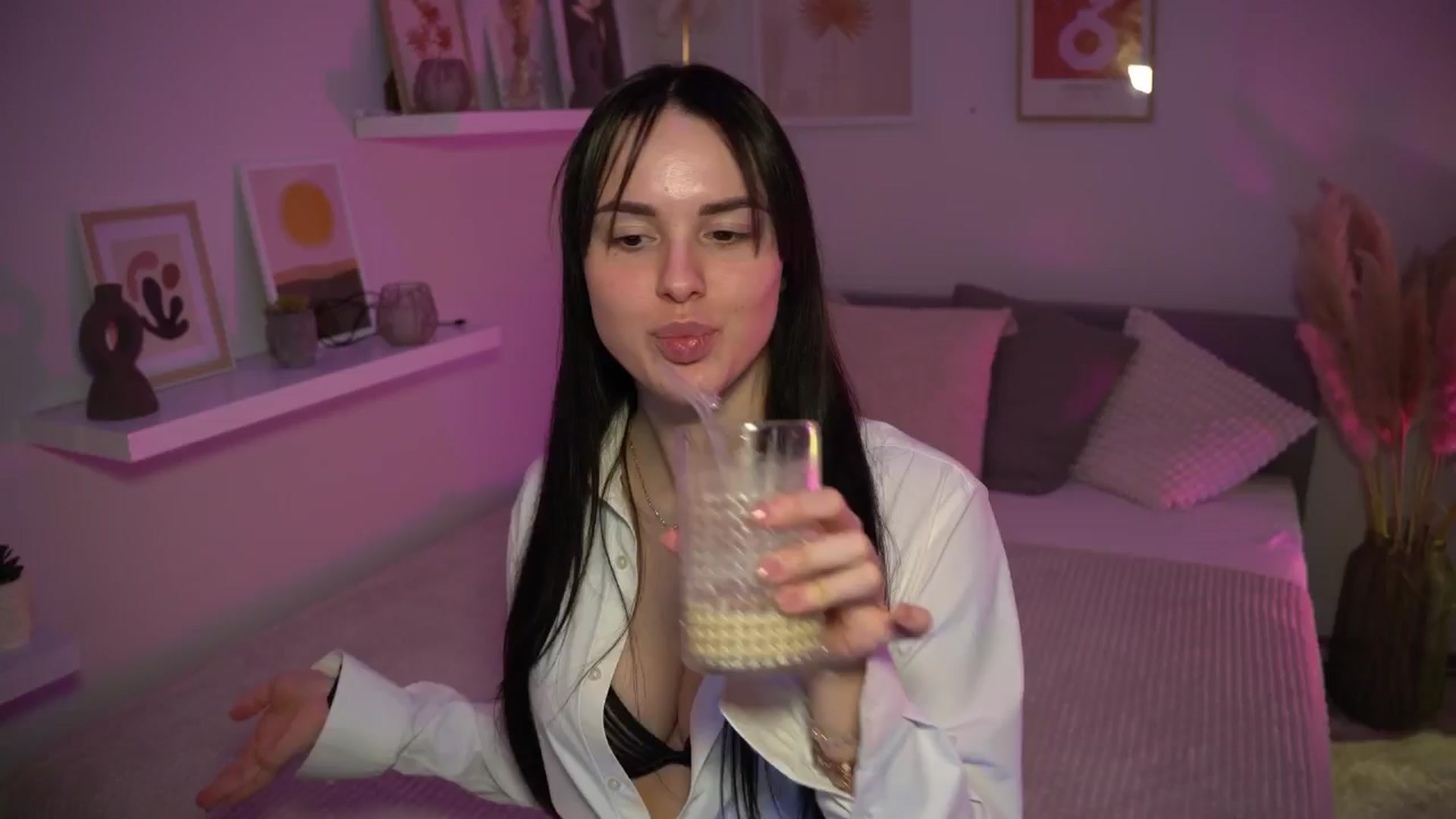 Gallery image thumbnail from NotYourNaomi's myfreecams stream on, 02/10/2025, 20:46 image 9 of 20
