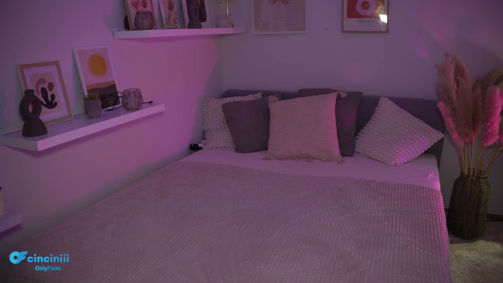 Gallery image thumbnail from NotYourNaomi's myfreecams stream on, 02/10/2025, 22:14 image 11 of 20