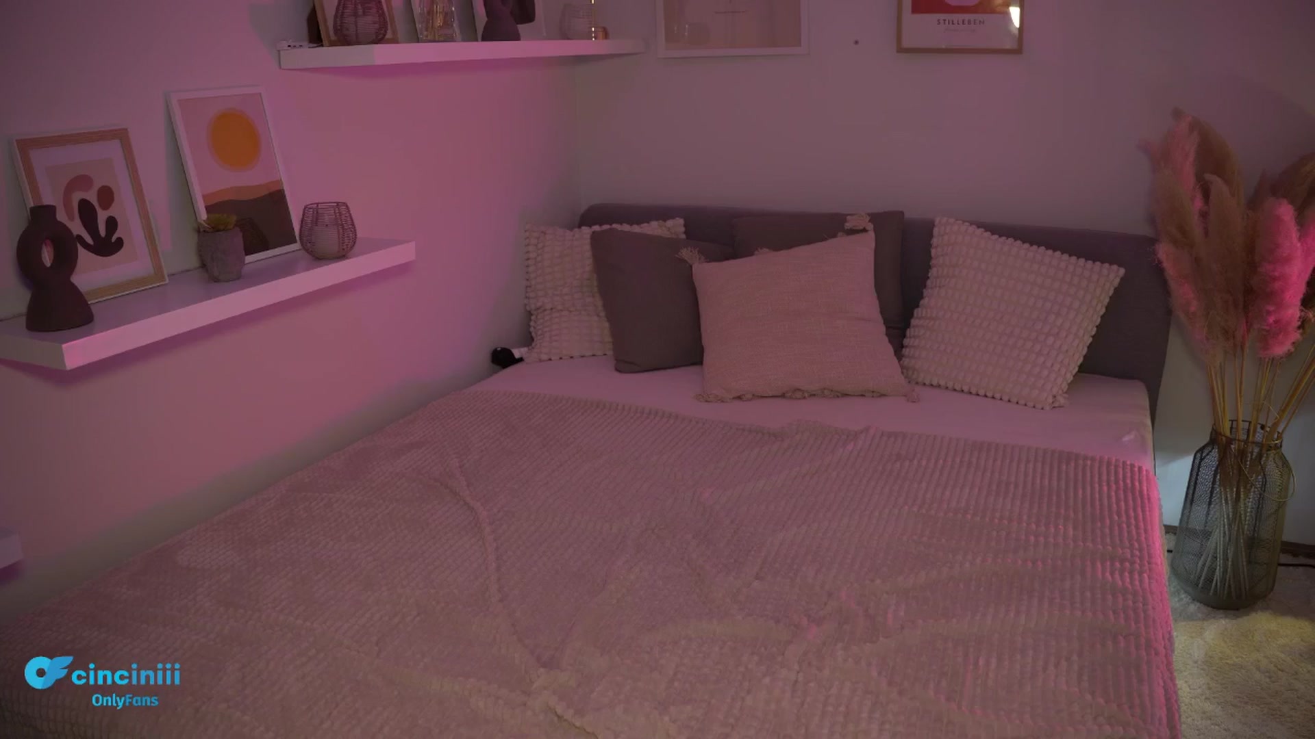 Gallery image thumbnail from NotYourNaomi's myfreecams stream on, 02/18/2025, 22:19 image 3 of 20