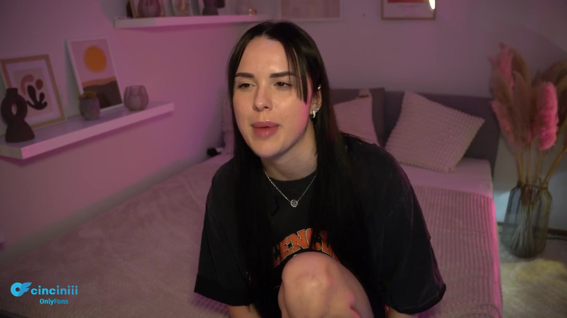 Gallery image thumbnail from NotYourNaomi's myfreecams stream on, 02/19/2025, 22:17 image 3 of 20