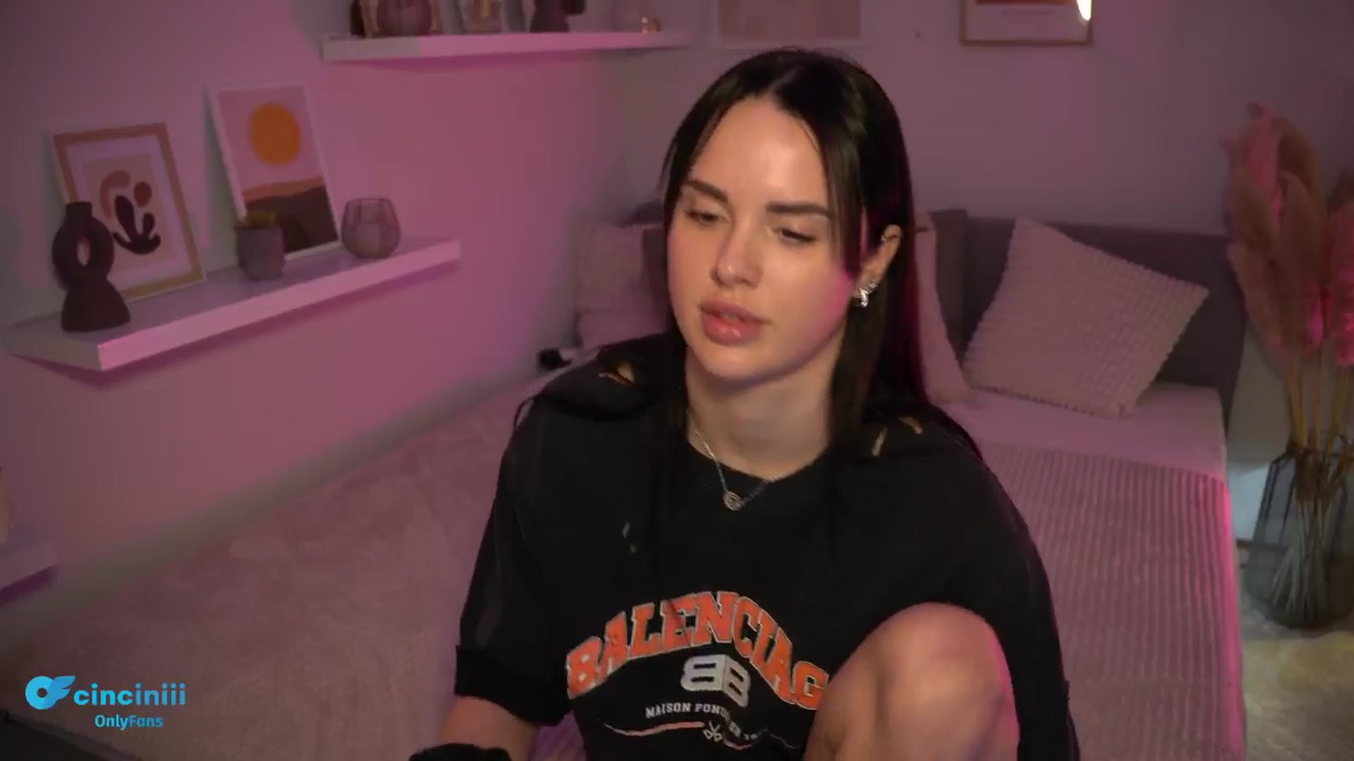 Gallery image thumbnail from NotYourNaomi's myfreecams stream on, 02/19/2025, 22:17 image 16 of 20