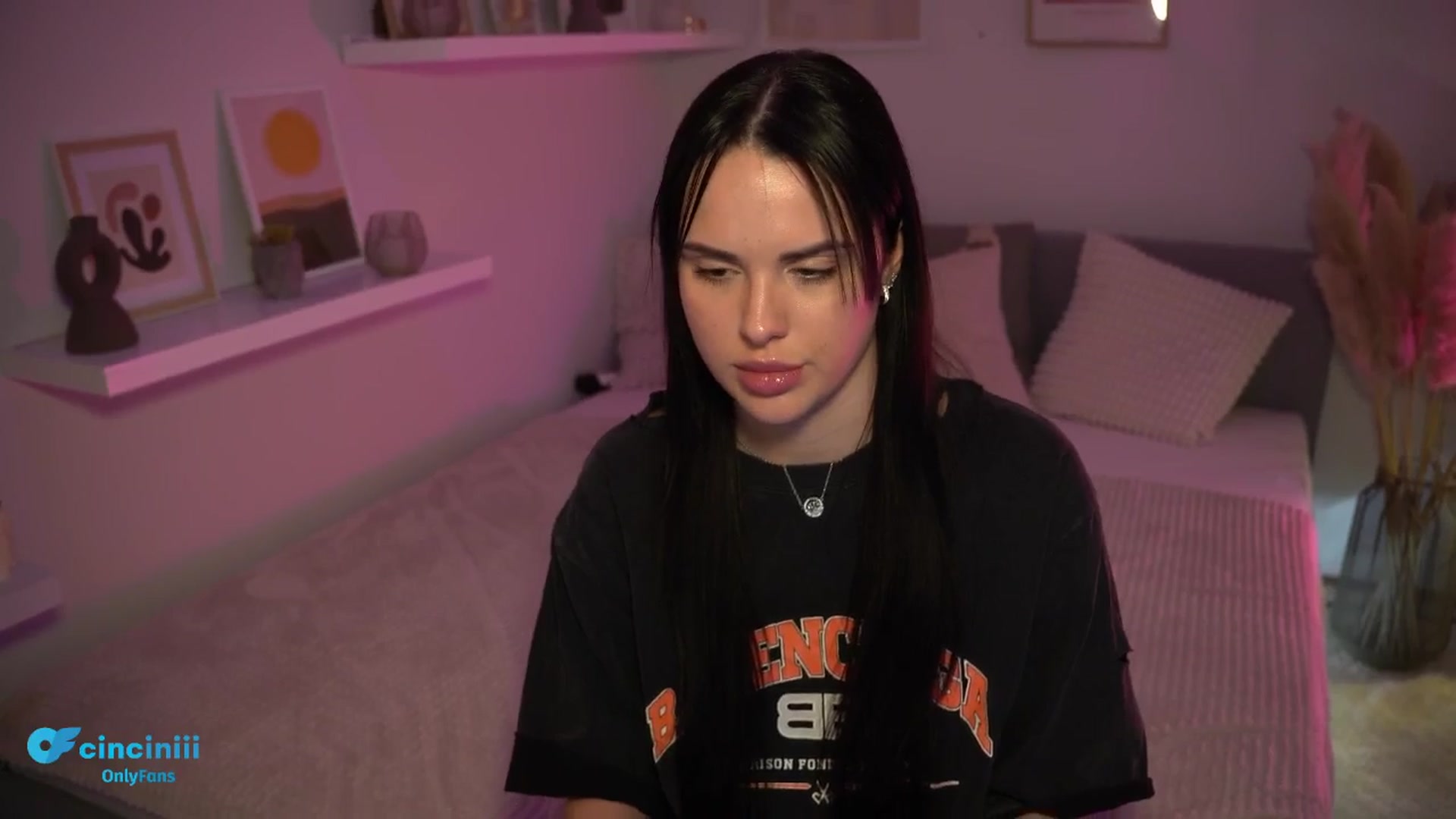 Gallery image thumbnail from NotYourNaomi's myfreecams stream on, 02/19/2025, 22:17 image 13 of 20