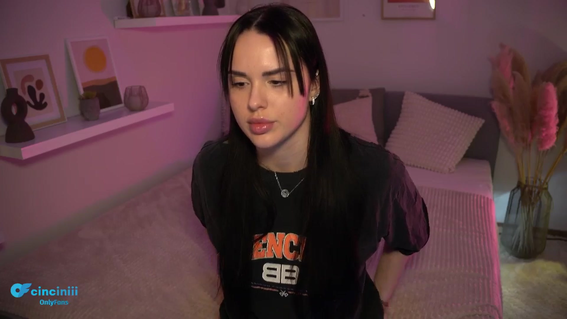 Gallery image thumbnail from NotYourNaomi's myfreecams stream on, 02/19/2025, 22:17 image 2 of 20