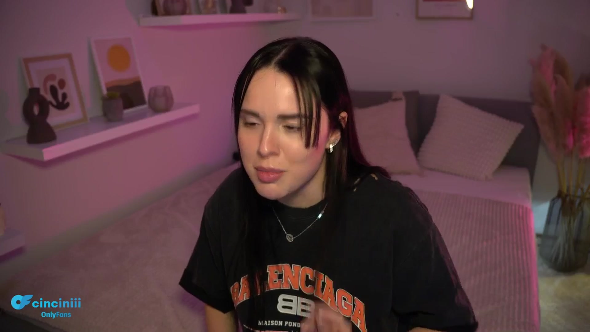 Gallery image thumbnail from NotYourNaomi's myfreecams stream on, 02/19/2025, 22:17 image 19 of 20