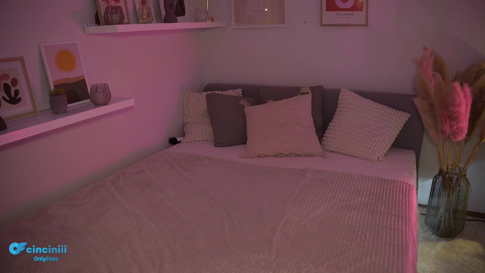 Gallery image thumbnail from NotYourNaomi's myfreecams stream on, 02/20/2025, 23:48 image 10 of 20