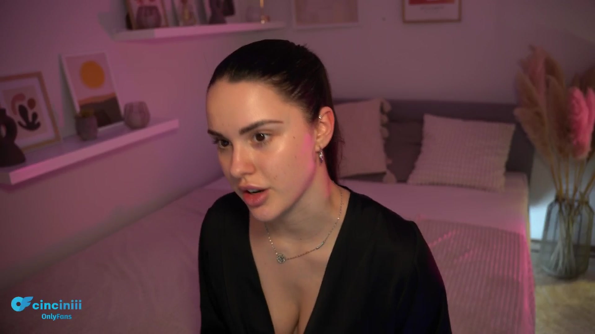 Gallery image thumbnail from NotYourNaomi's myfreecams stream on, 02/27/2025, 20:02 image 7 of 20
