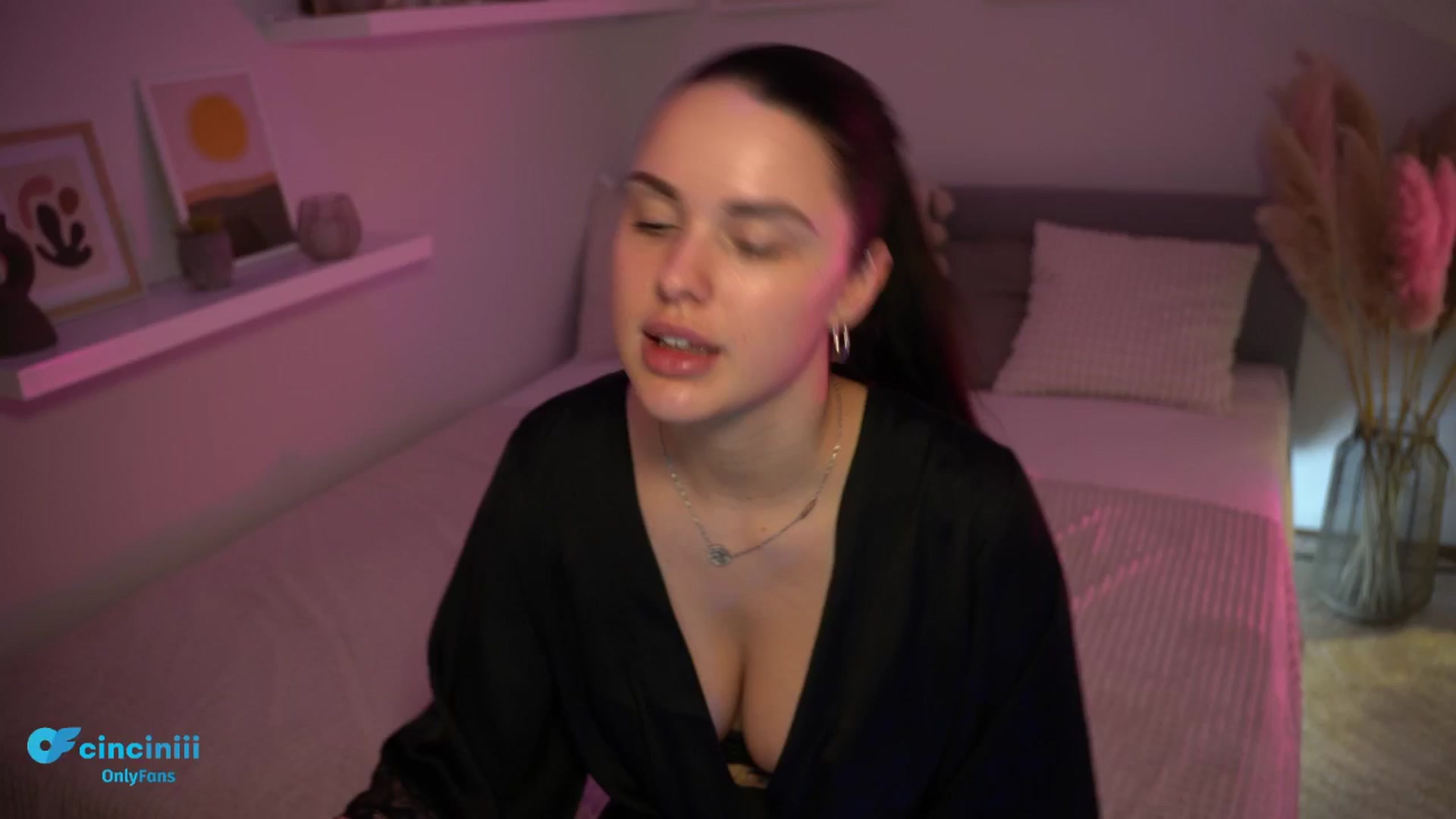 Gallery image thumbnail from NotYourNaomi's myfreecams stream on, 02/27/2025, 20:32 image 3 of 20