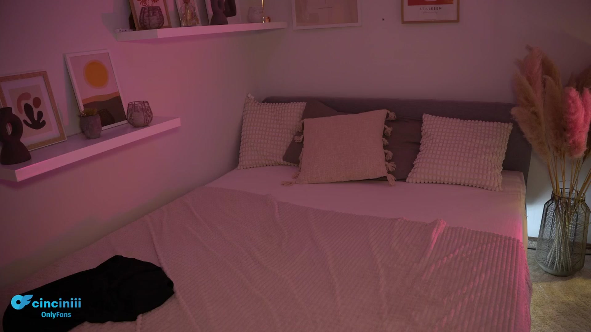 Gallery image thumbnail from NotYourNaomi's myfreecams stream on, 02/27/2025, 22:03 image 15 of 20