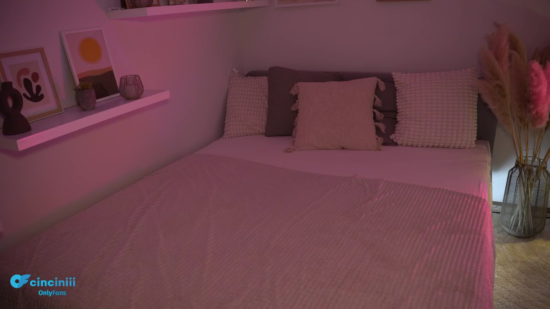 Gallery image thumbnail from NotYourNaomi's myfreecams stream on, 02/28/2025, 07:21 image 5 of 20