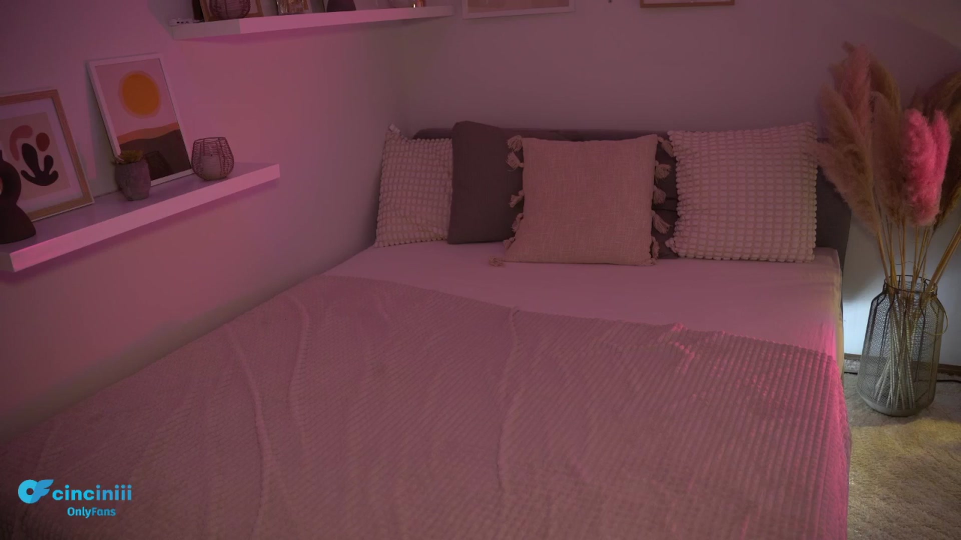 Gallery image thumbnail from NotYourNaomi's myfreecams stream on, 02/28/2025, 08:05 image 5 of 20