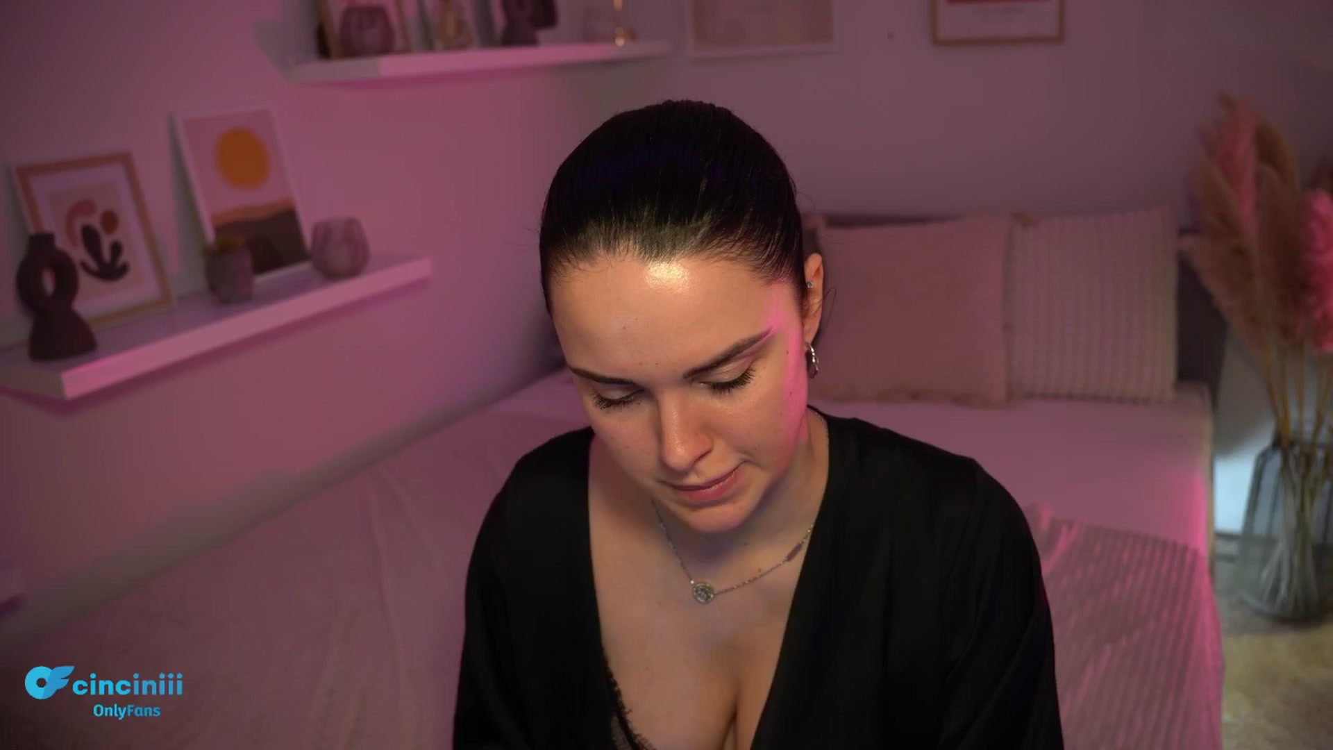 Gallery image thumbnail from NotYourNaomi's myfreecams stream on, 03/05/2025, 20:17 image 7 of 20