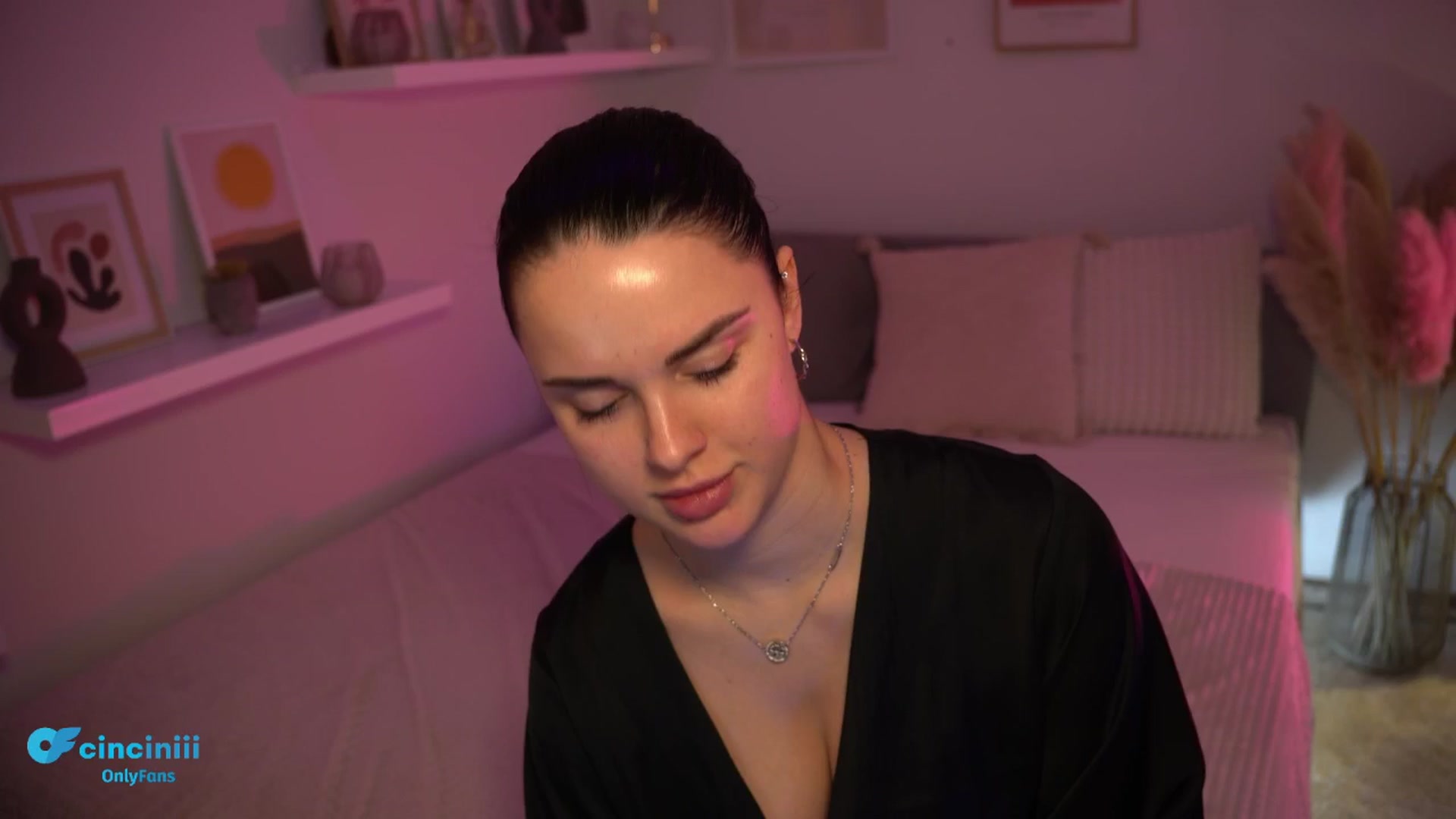 Gallery image thumbnail from NotYourNaomi's myfreecams stream on, 03/05/2025, 20:17 image 1 of 20