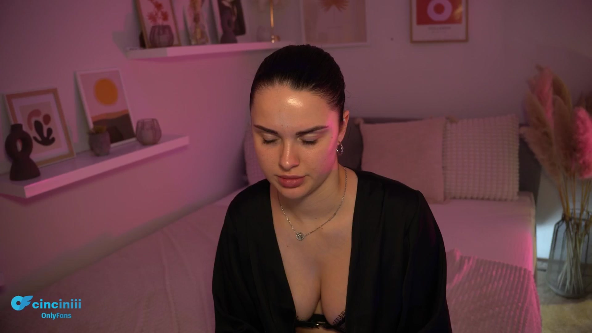 Gallery image thumbnail from NotYourNaomi's myfreecams stream on, 03/05/2025, 20:17 image 16 of 20
