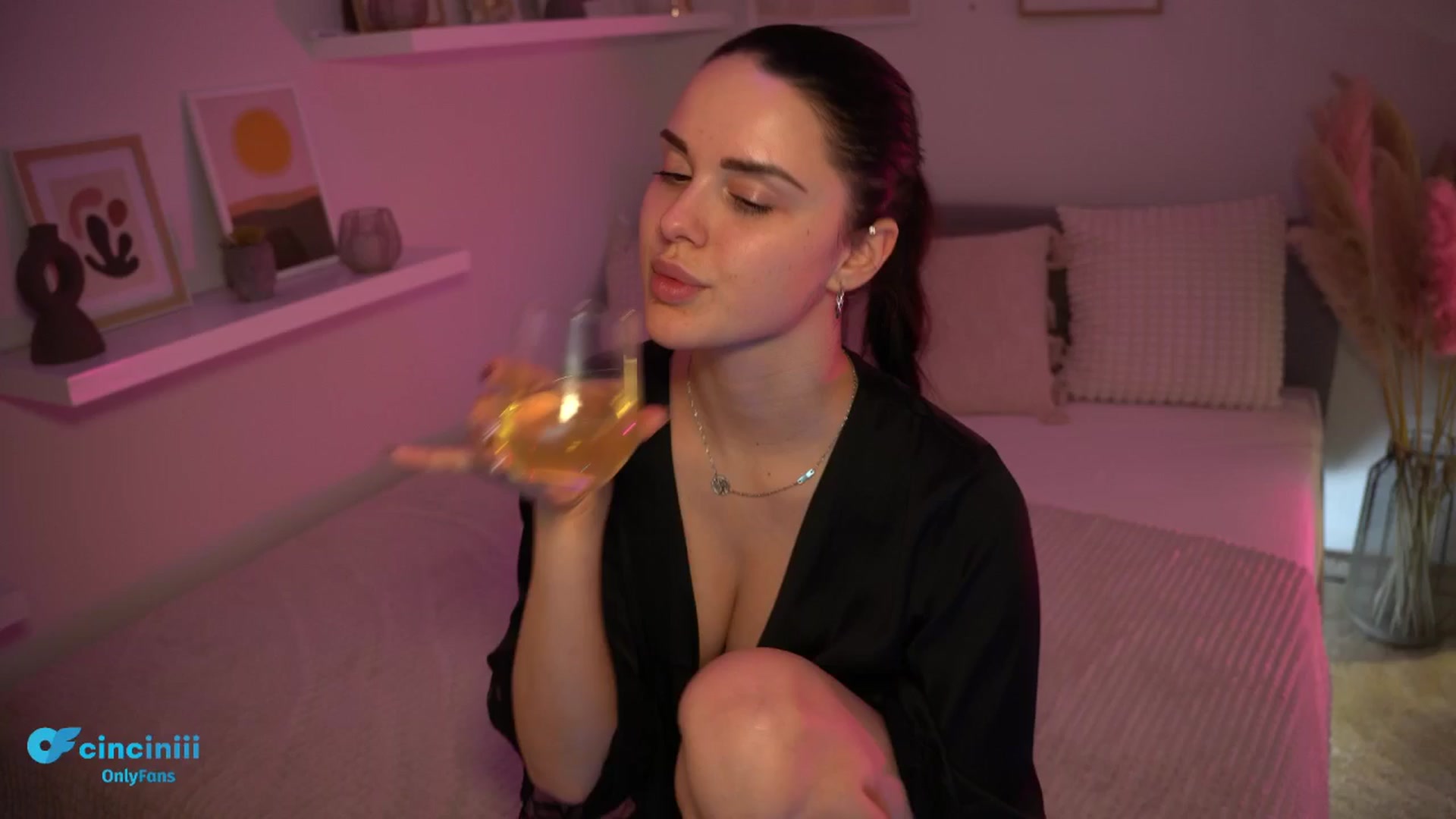 Gallery image thumbnail from NotYourNaomi's myfreecams stream on, 03/05/2025, 21:12 image 11 of 20
