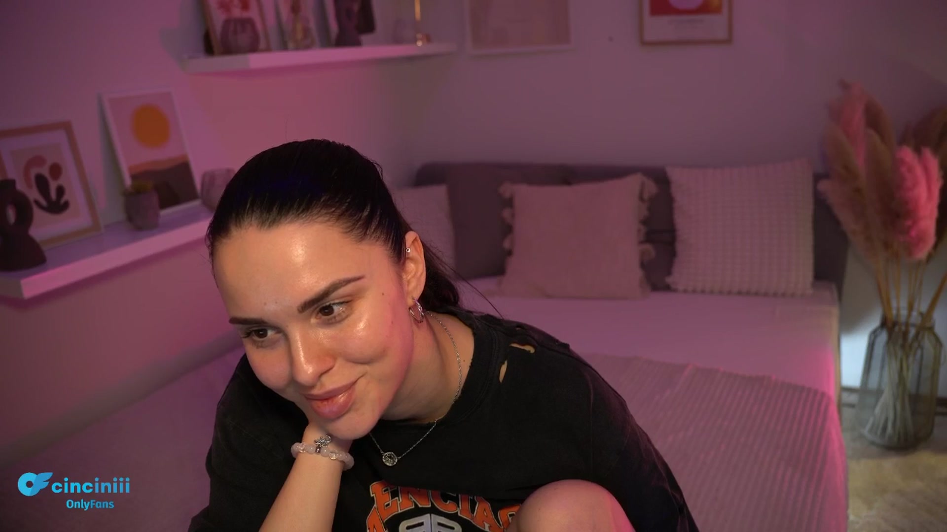 Gallery image thumbnail from NotYourNaomi's myfreecams stream on, 03/09/2025, 21:32 image 14 of 20
