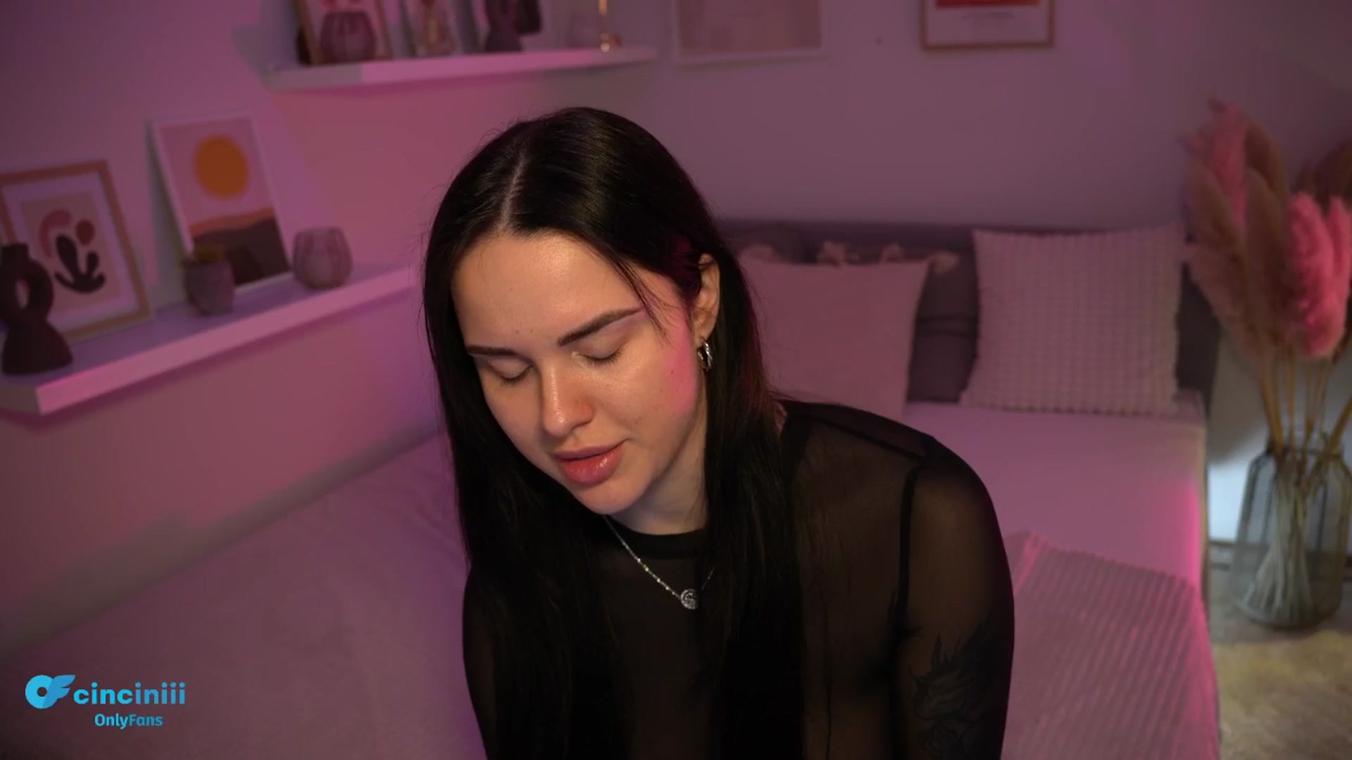 Gallery image thumbnail from NotYourNaomi's myfreecams stream on, 03/12/2025, 21:20 image 14 of 20
