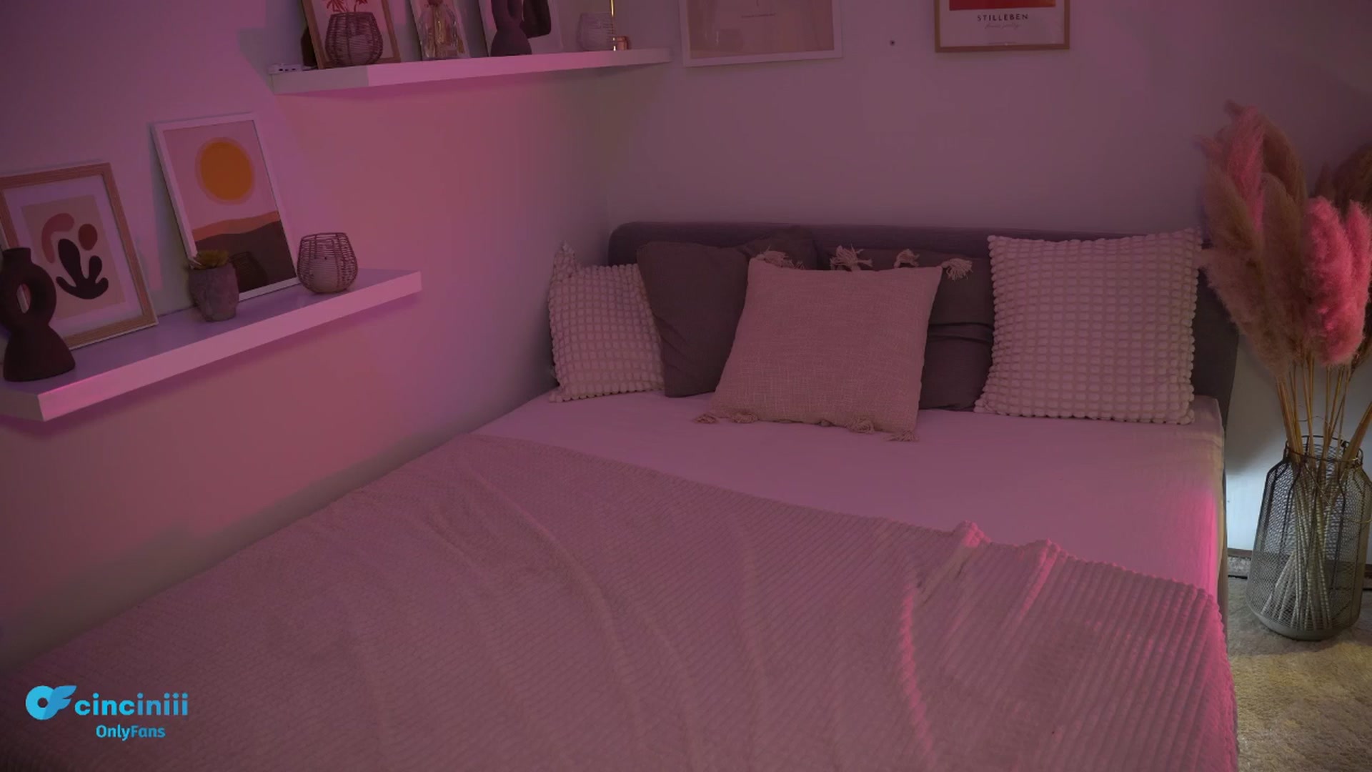 Gallery image thumbnail from NotYourNaomi's myfreecams stream on, 03/12/2025, 21:20 image 16 of 20