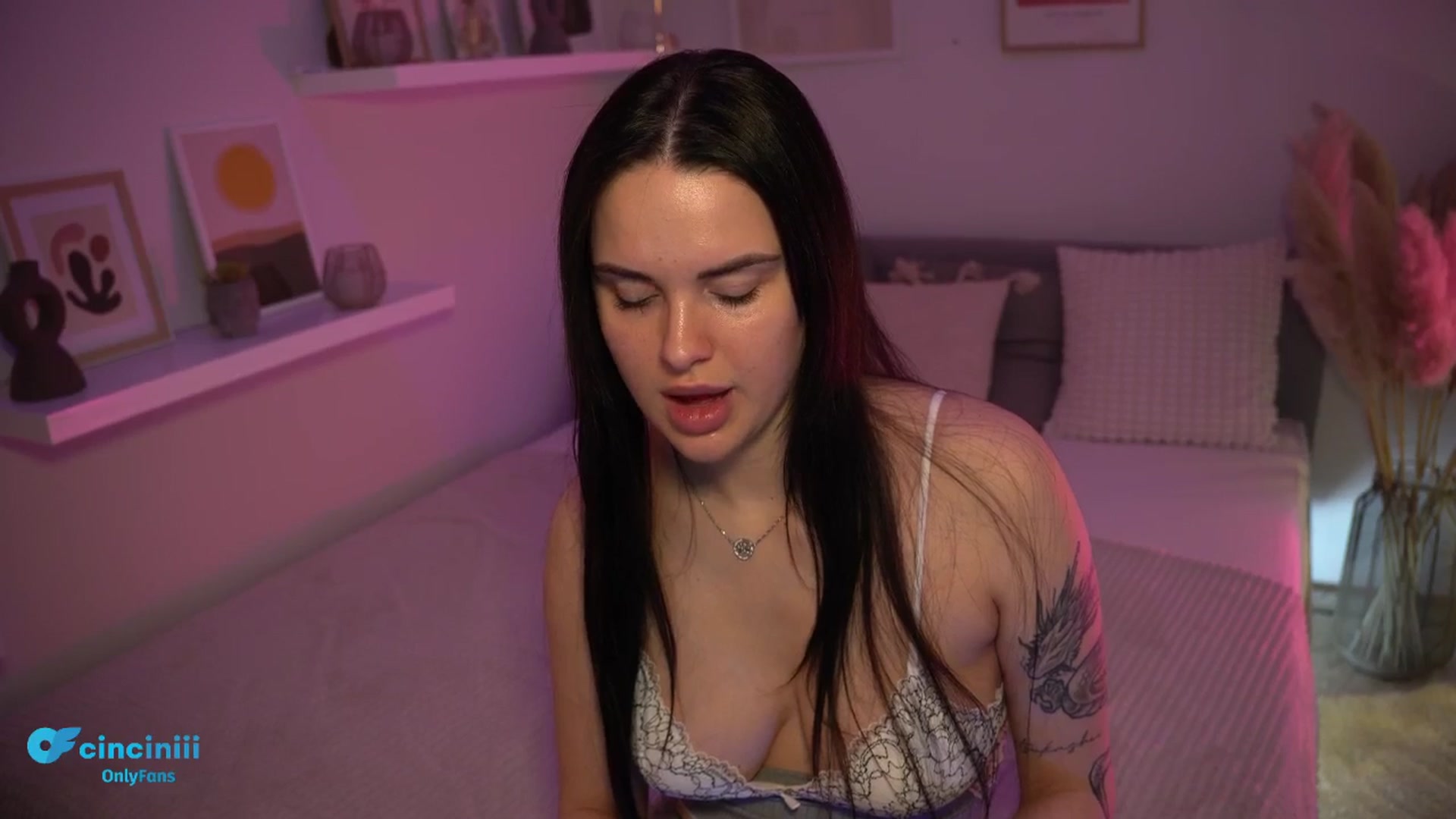 Gallery image thumbnail from NotYourNaomi's myfreecams stream on, 03/13/2025, 20:12 image 7 of 20