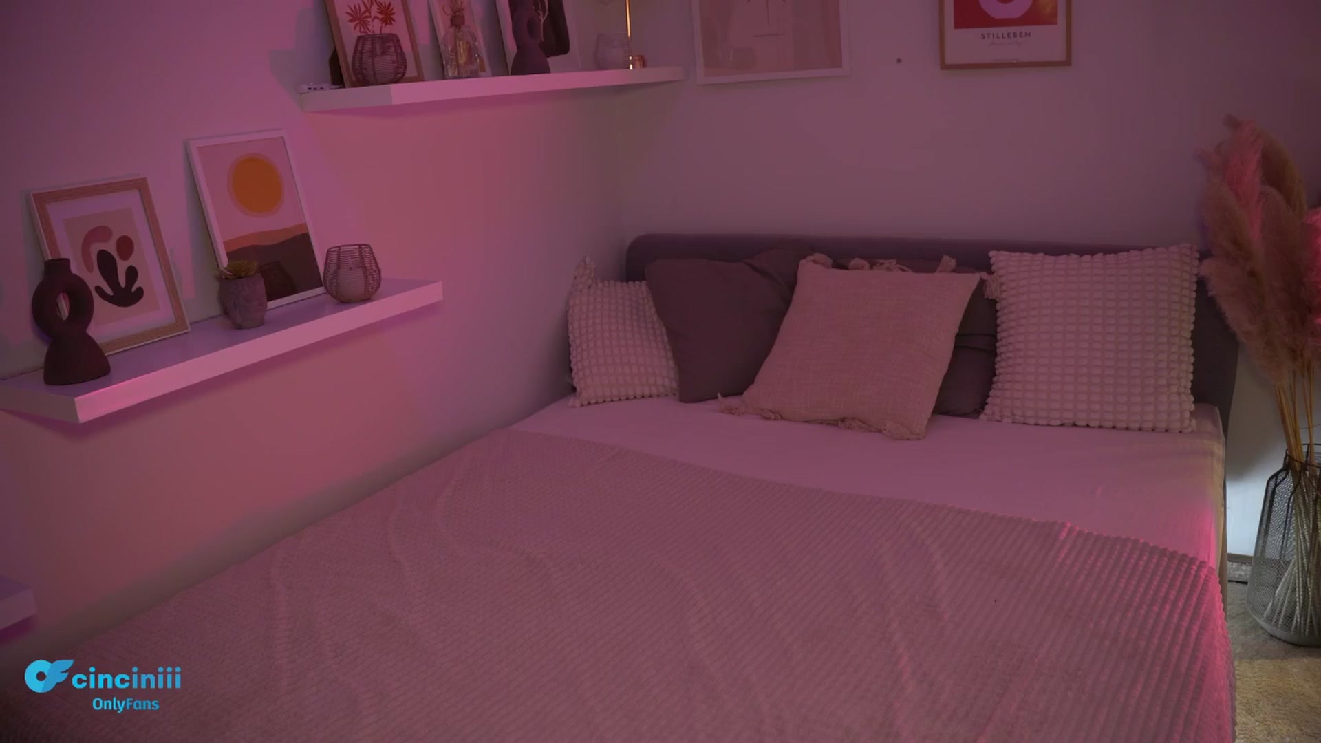 Gallery image thumbnail from NotYourNaomi's myfreecams stream on, 03/14/2025, 07:38 image 9 of 20