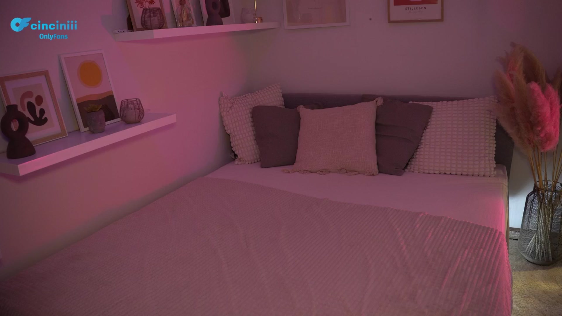 Gallery image thumbnail from NotYourNaomi's myfreecams stream on, 03/18/2025, 21:56 image 17 of 20
