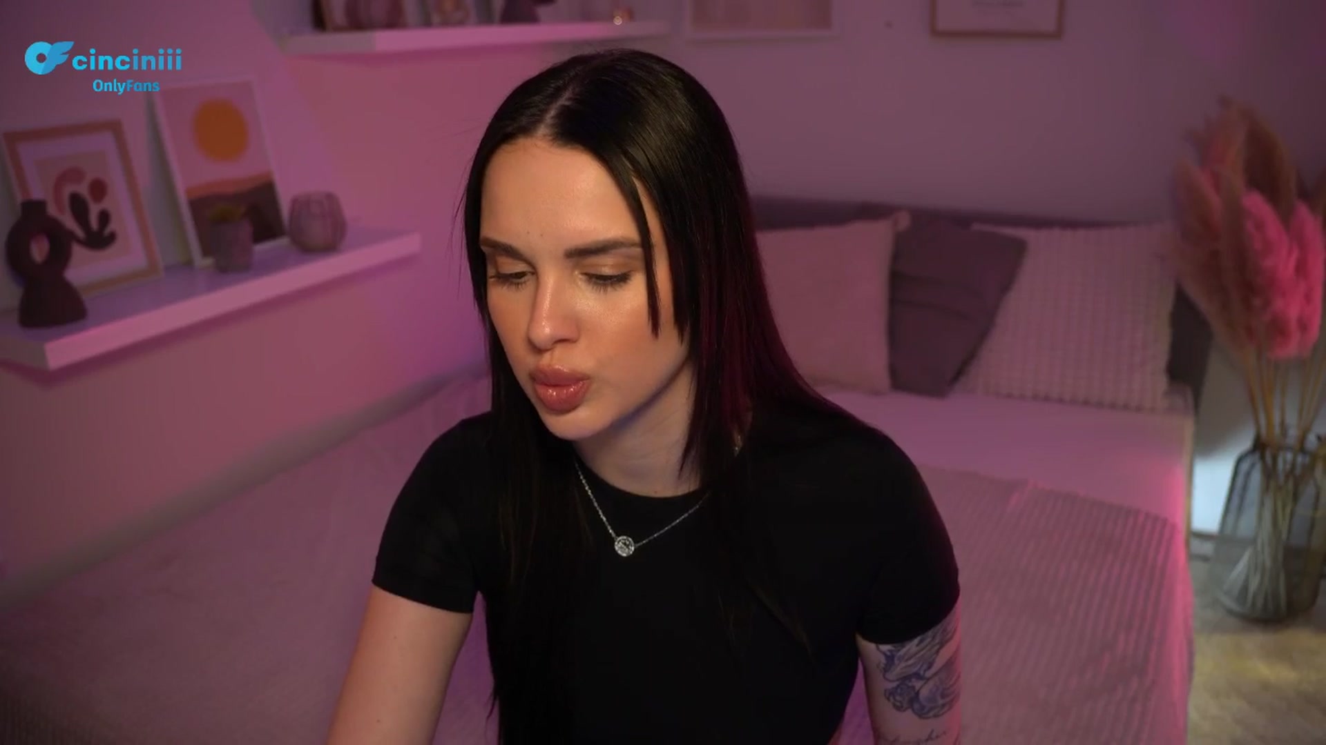 Gallery image thumbnail from NotYourNaomi's myfreecams stream on, 03/19/2025, 20:44 image 13 of 20