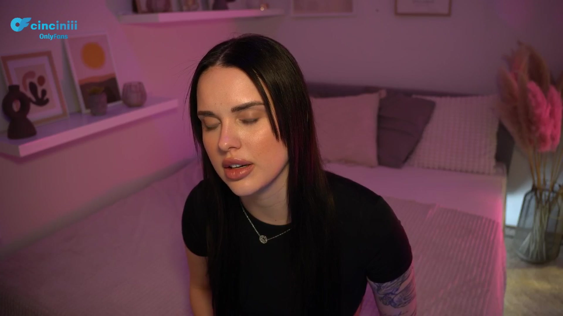 Gallery image thumbnail from NotYourNaomi's myfreecams stream on, 03/19/2025, 20:44 image 19 of 20
