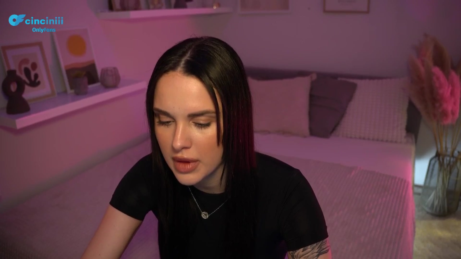 Gallery image thumbnail from NotYourNaomi's myfreecams stream on, 03/19/2025, 20:44 image 6 of 20