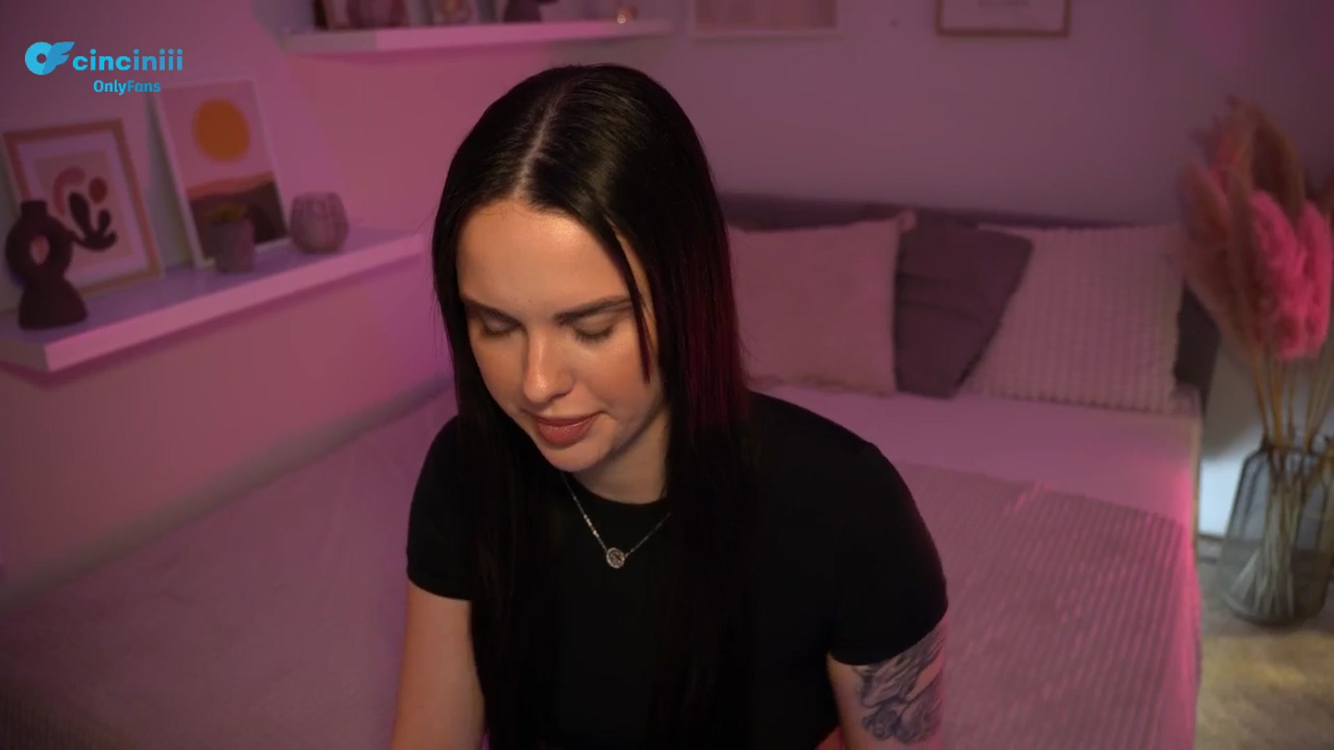 Gallery image thumbnail from NotYourNaomi's myfreecams stream on, 03/19/2025, 20:44 image 7 of 20