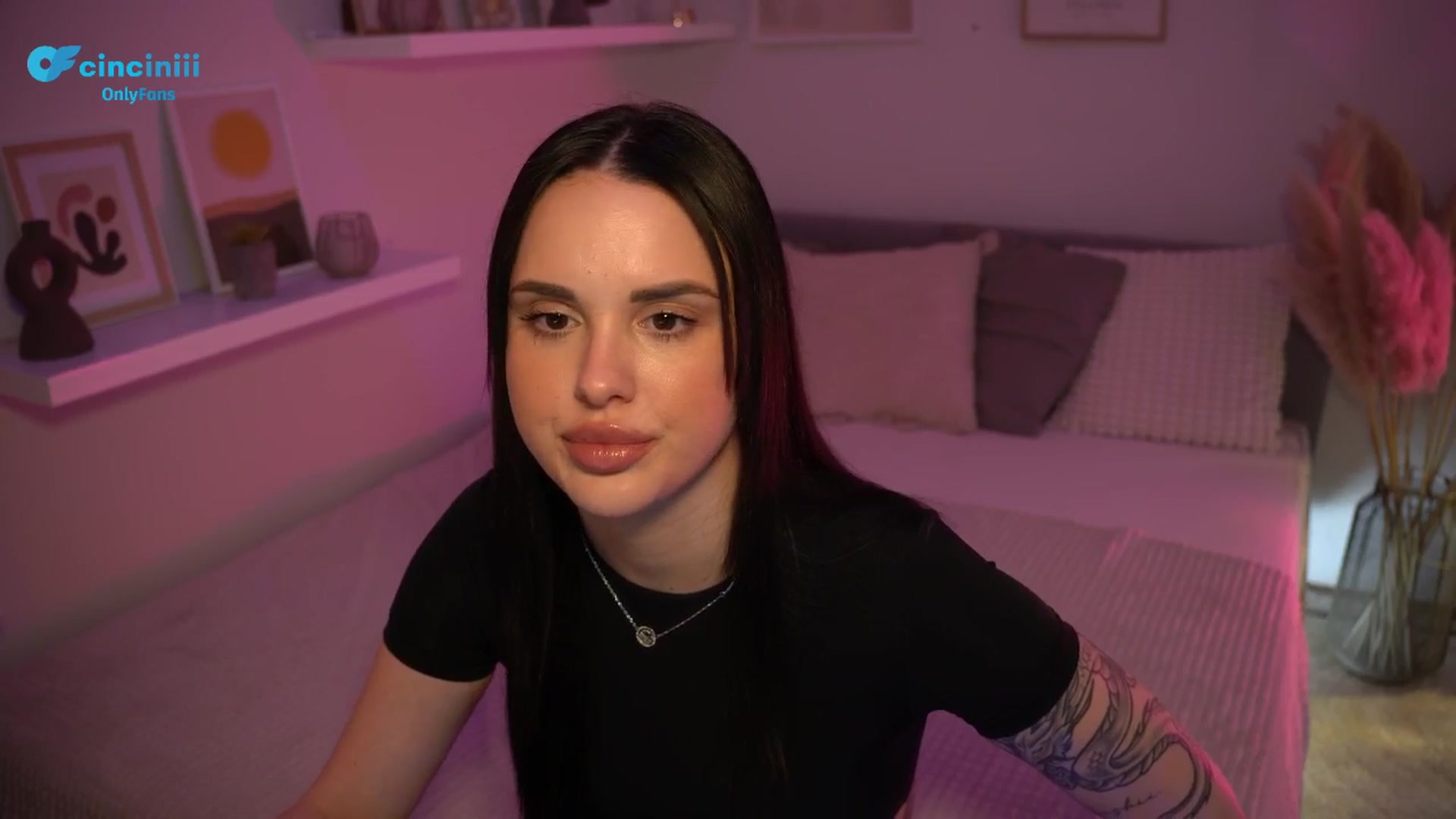 Gallery image thumbnail from NotYourNaomi's myfreecams stream on, 03/19/2025, 20:44 image 17 of 20