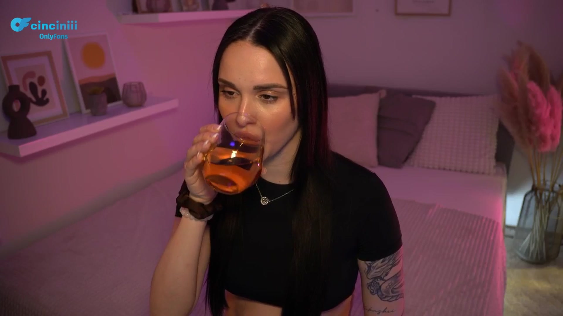 Gallery image thumbnail from NotYourNaomi's myfreecams stream on, 03/19/2025, 20:44 image 18 of 20