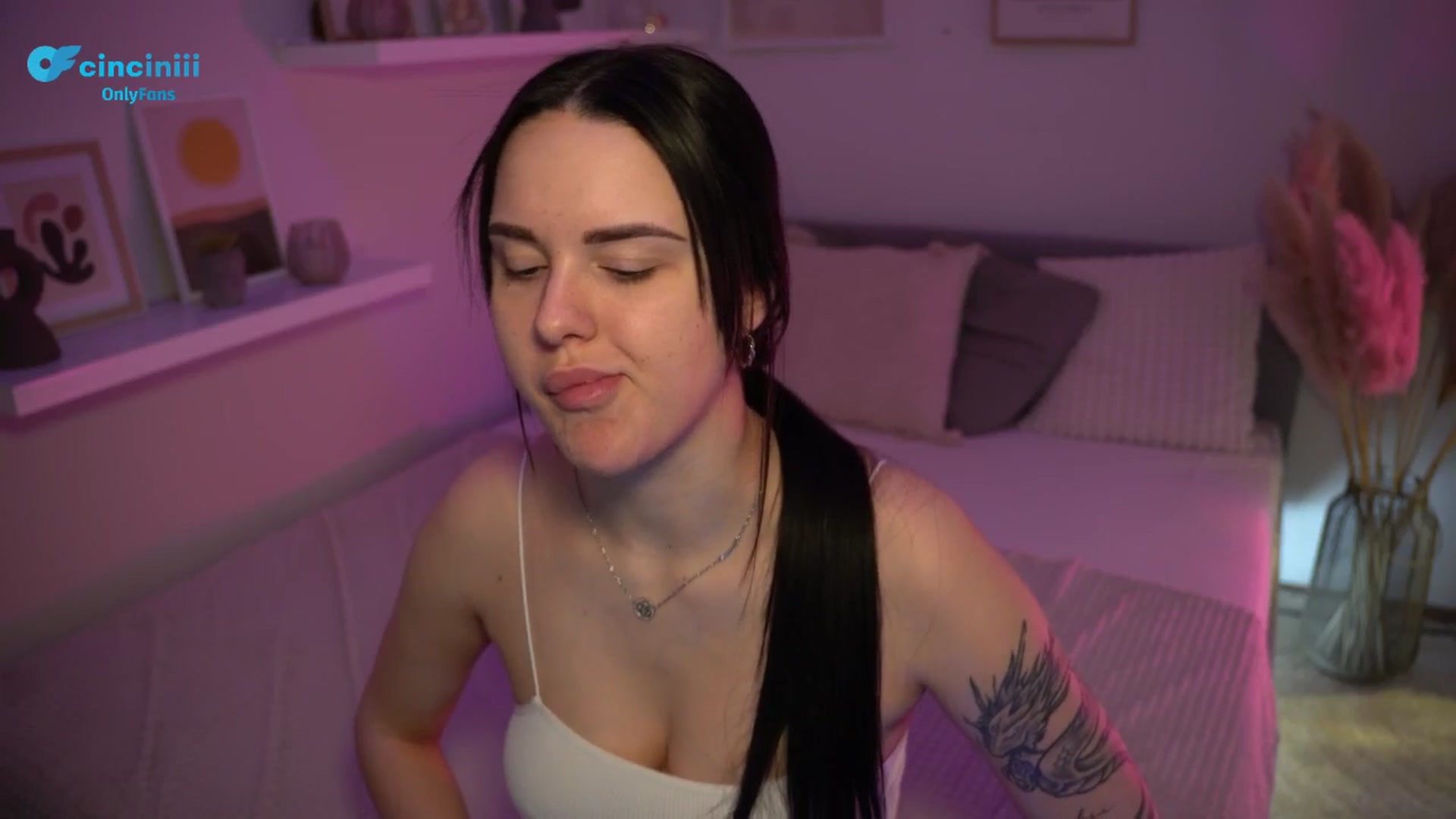 Gallery image thumbnail from NotYourNaomi's myfreecams stream on, 03/20/2025, 06:48 image 14 of 20