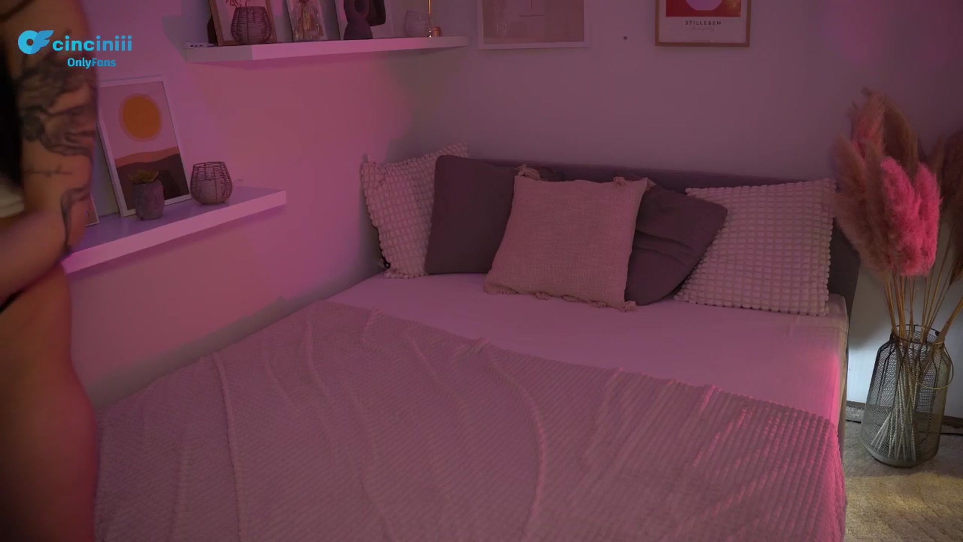 Gallery image thumbnail from NotYourNaomi's myfreecams stream on, 03/20/2025, 06:48 image 10 of 20